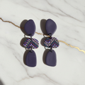 Flat lay – trodijelne lila-mozaik naušnice