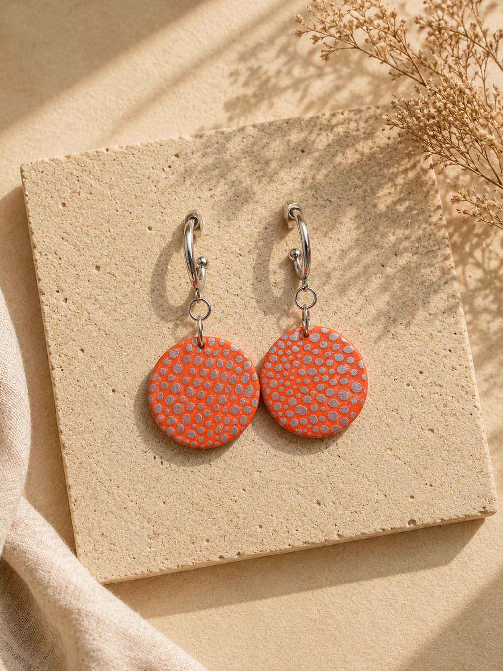 Coral Dot Circle naušnice
