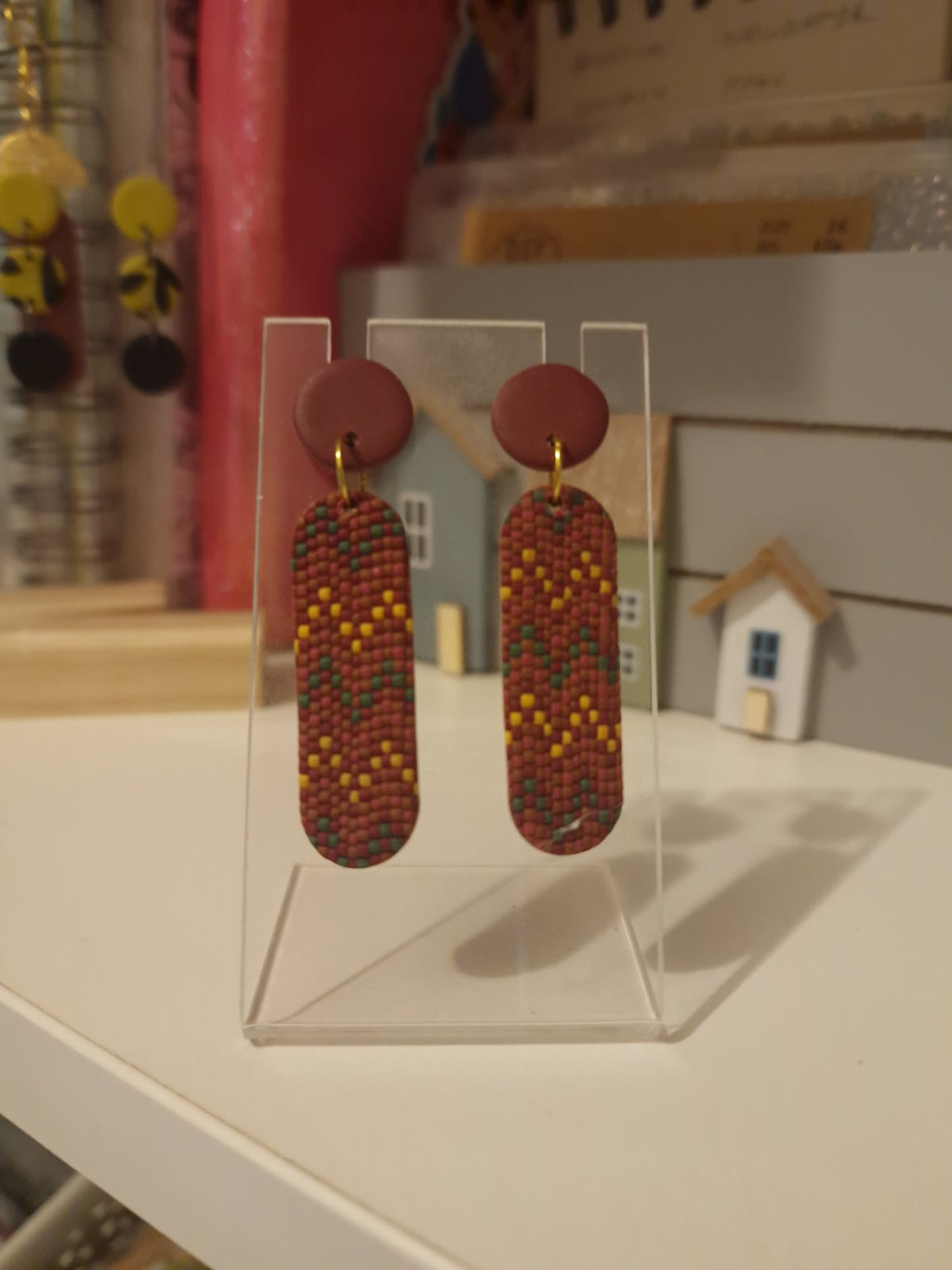 Bordeauxrotes Folk-Minikleid